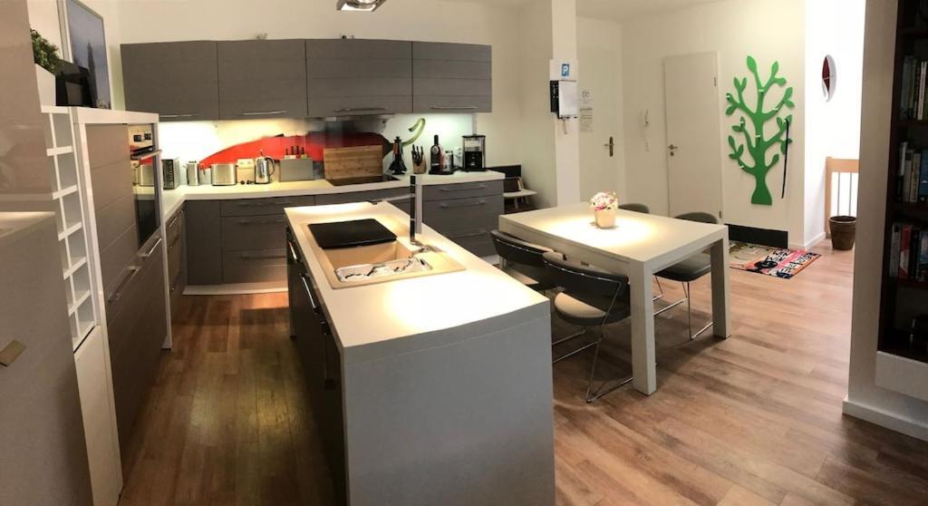 Exclusive Fewo In Warnemuende, 150M To The Beach, 2 Bathrooms, 2 Bedrooms, Sauna, Wifi And Much More. รอสต็อค ภายนอก รูปภาพ